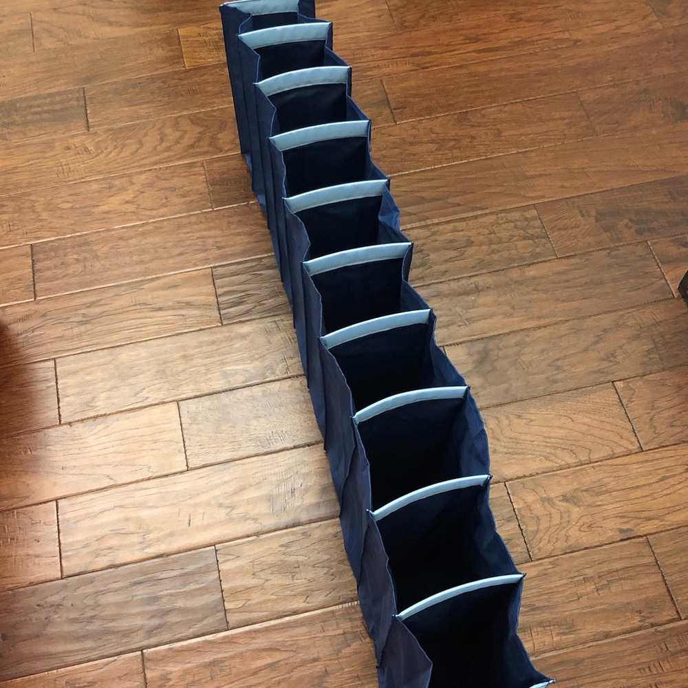 Hanging shoe organizer